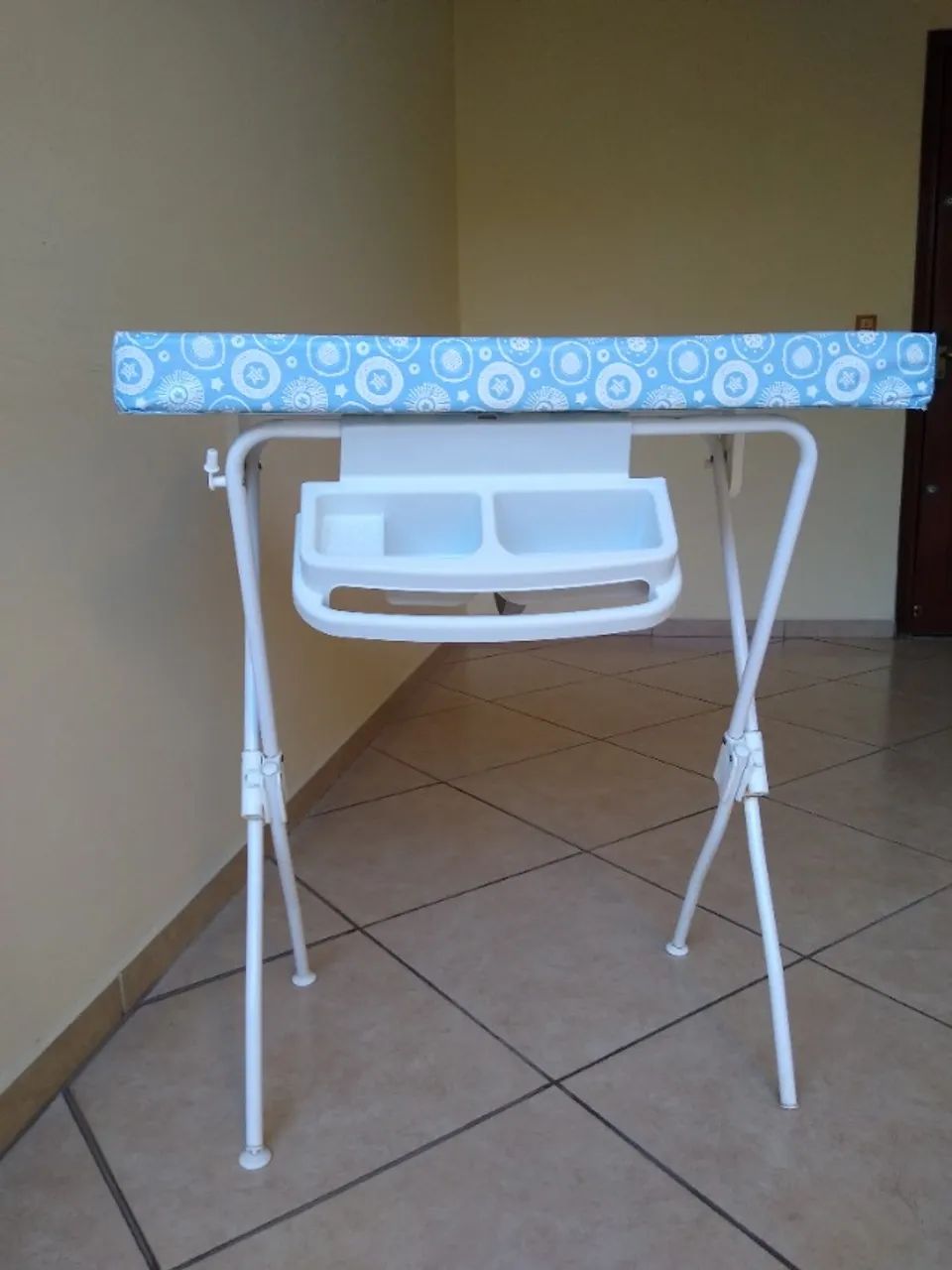 Trocador para bebê com porta sabonete