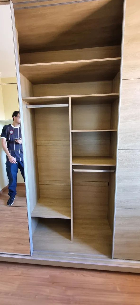 Guarda Roupas de Casal porta de correr com espelhos  - Foto 4