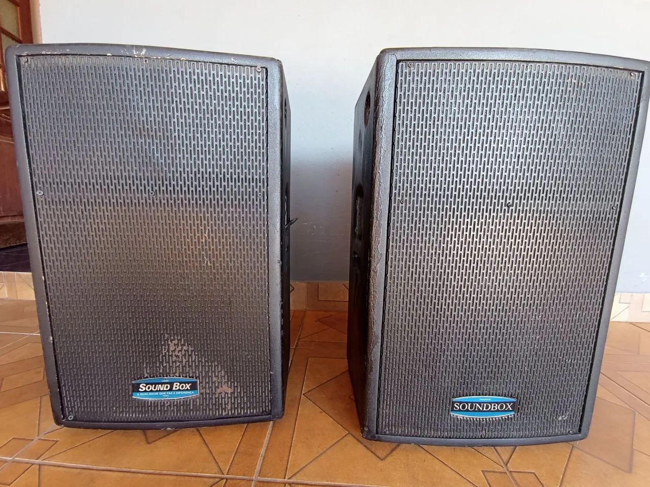Caixas de som mais mesa de som