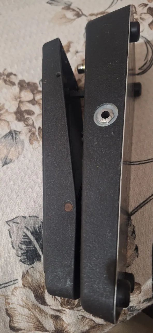 Pedal Dunlop Cry Baby GCB 100 - Foto 3