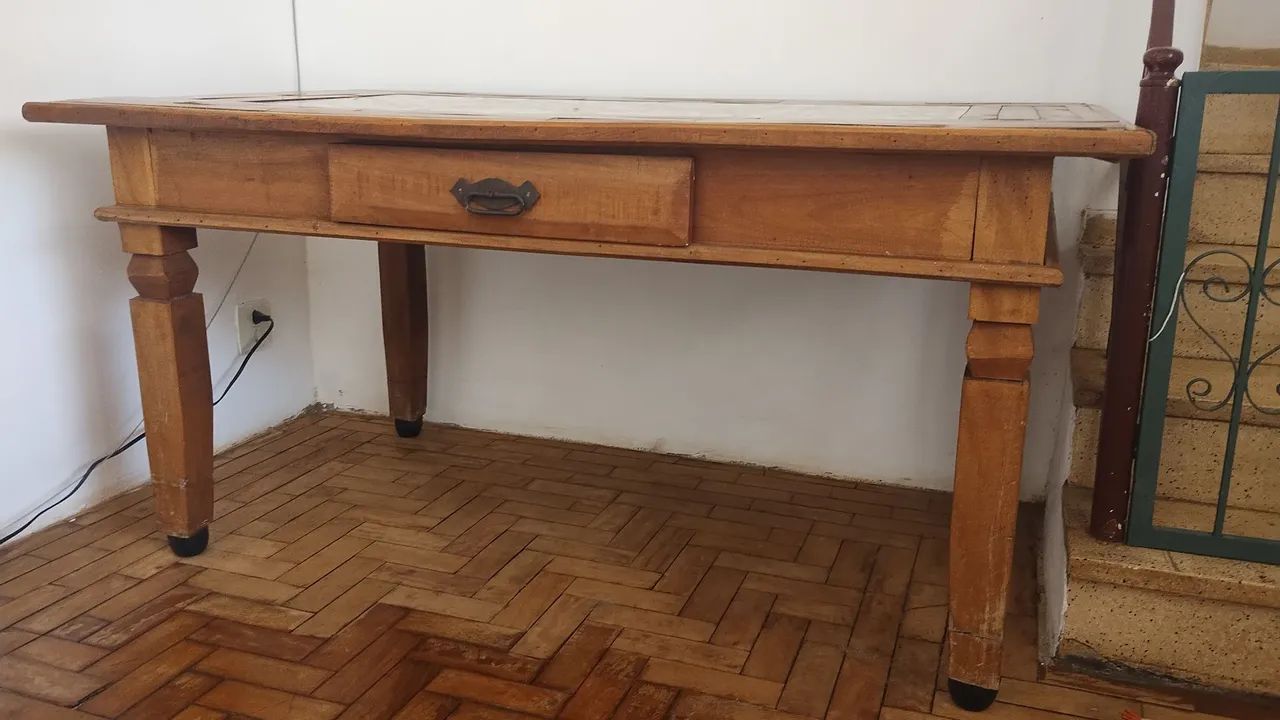 Mesa de madeira maciça  - Foto 4