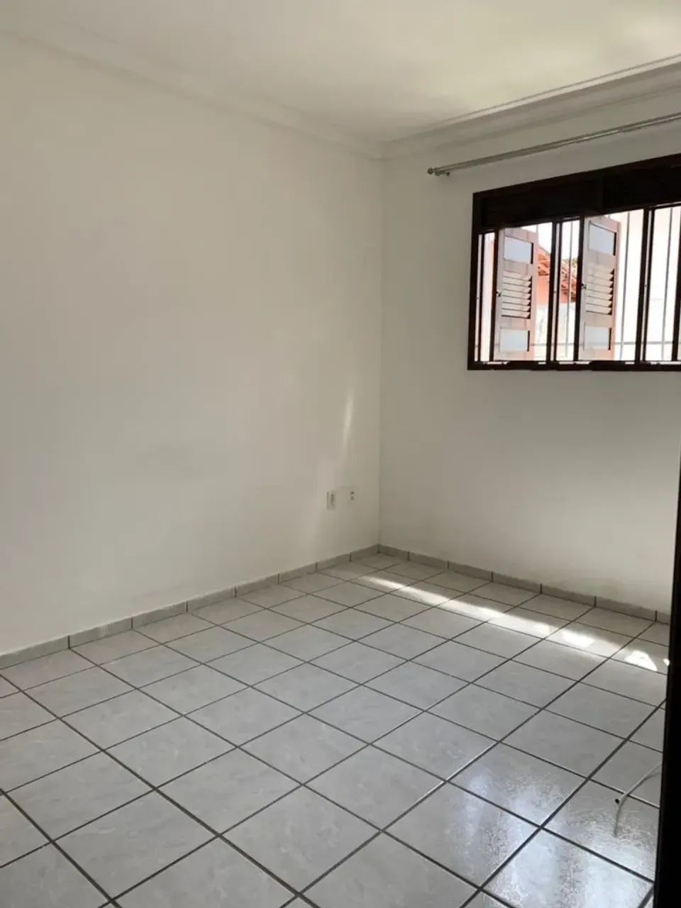JB CASA EM NEÓPOLIS COM 3 QUARTOS SENDO 1 SUÍTE MEDINDO 114m². - Foto 4