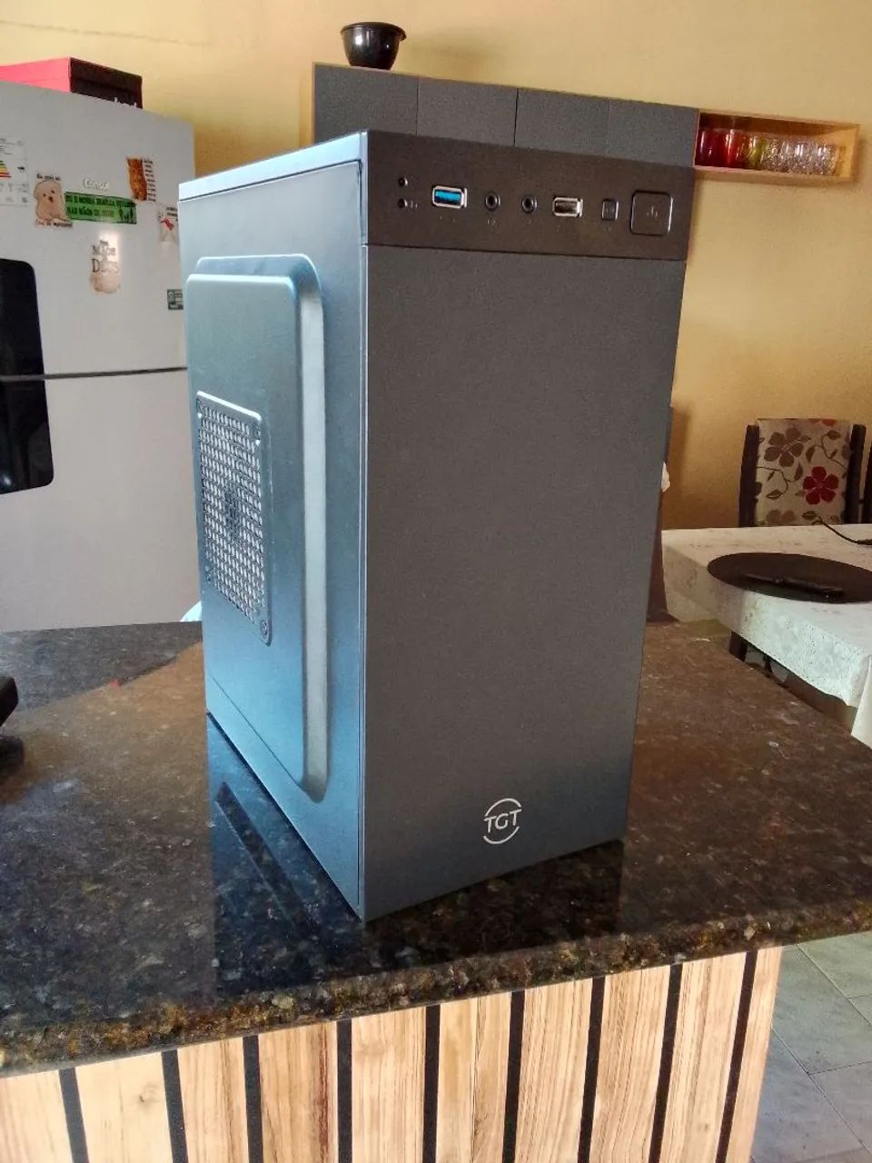 Gabinete Office TGT Compacto