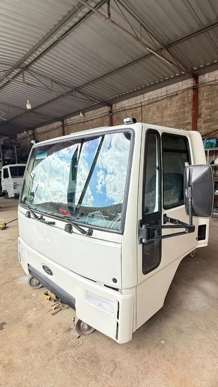 Cabine Ford cargo zerada 