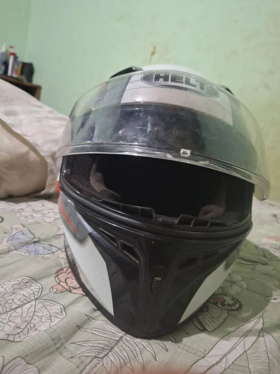 Vendo capacete zero zero com urgência $200 - Foto 4