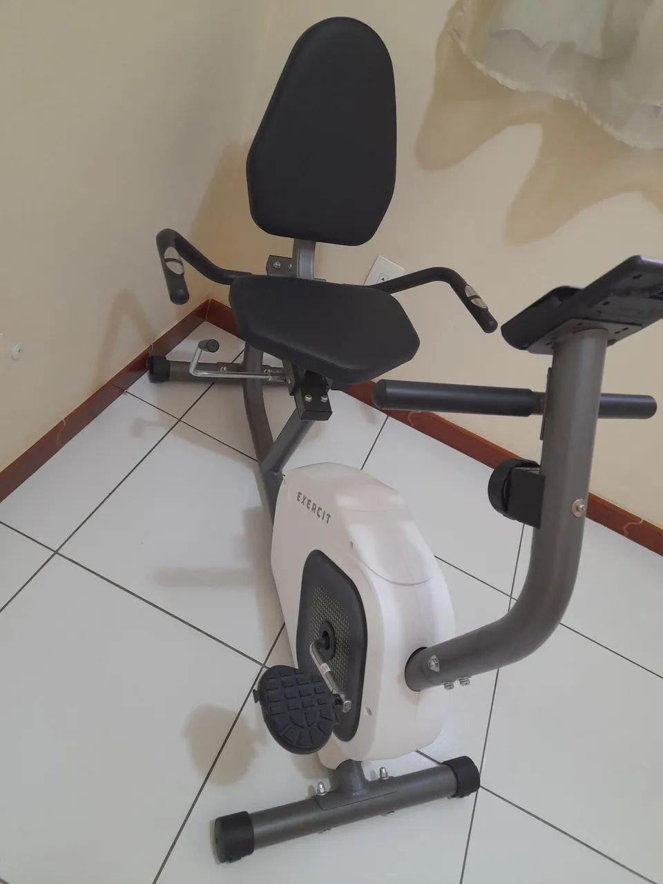 Bicicleta ergométrica horizontal Nova. - Foto 2