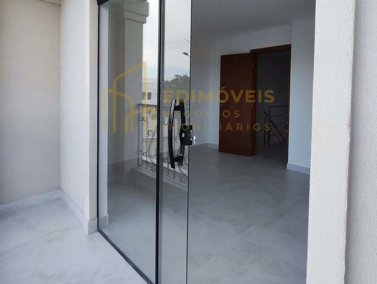 Casa com Projeto Moderno e Acabamento Premium em Planície da Serra - Foto 2