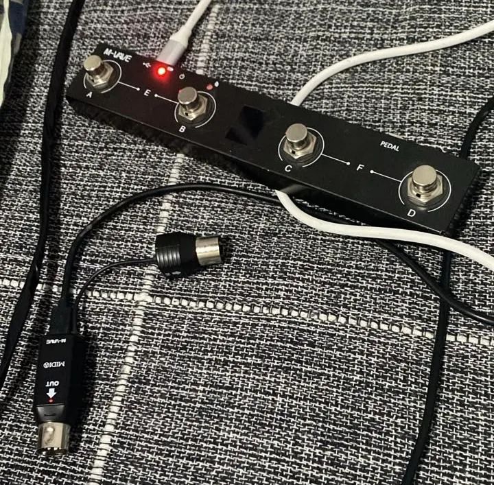 Pedaleira Pocket Master + chocolate e adaptador Midi mvave