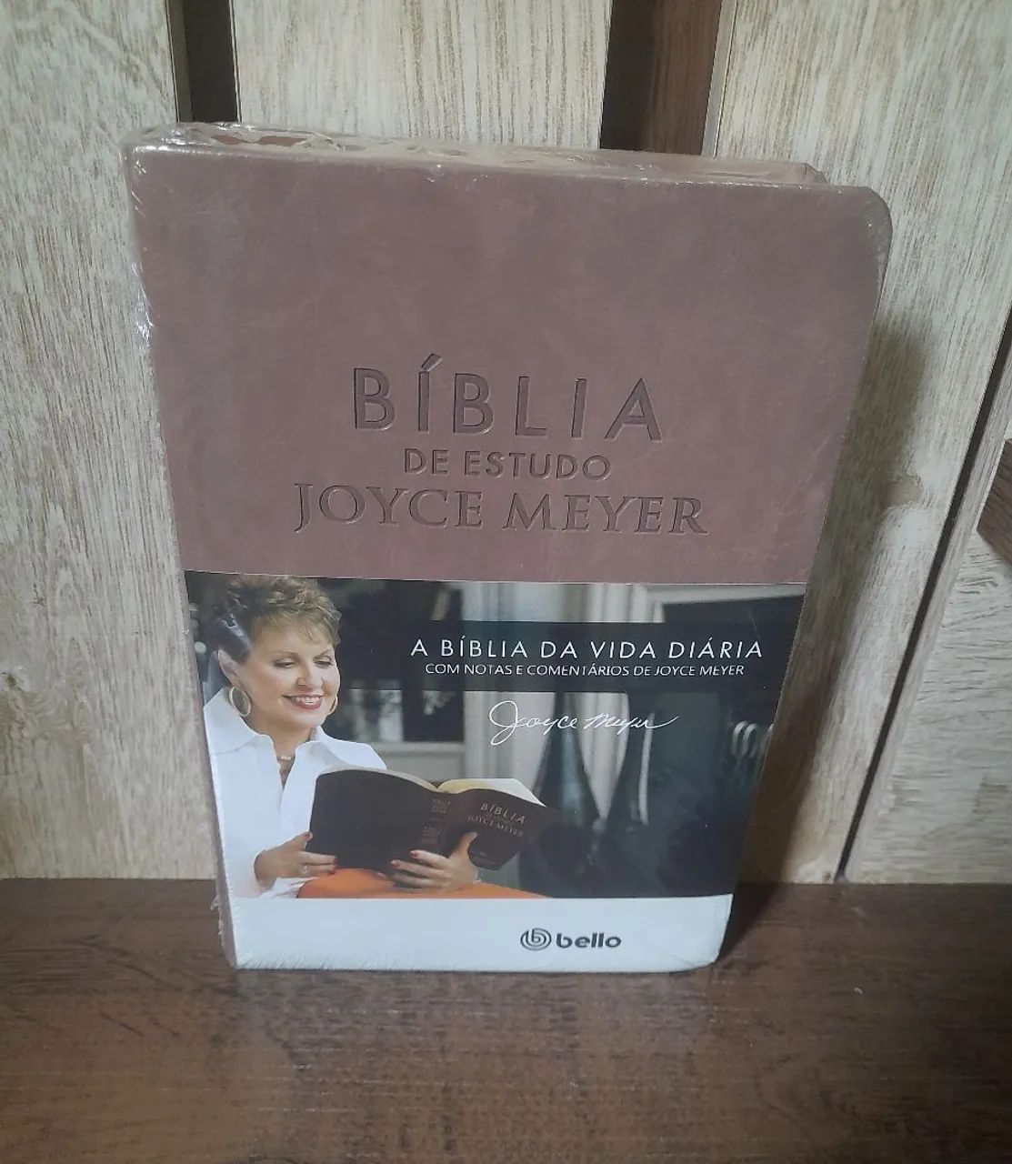 Bíblia de estudo Joice Mayer (Média)Nova lacrada.  - Foto 2