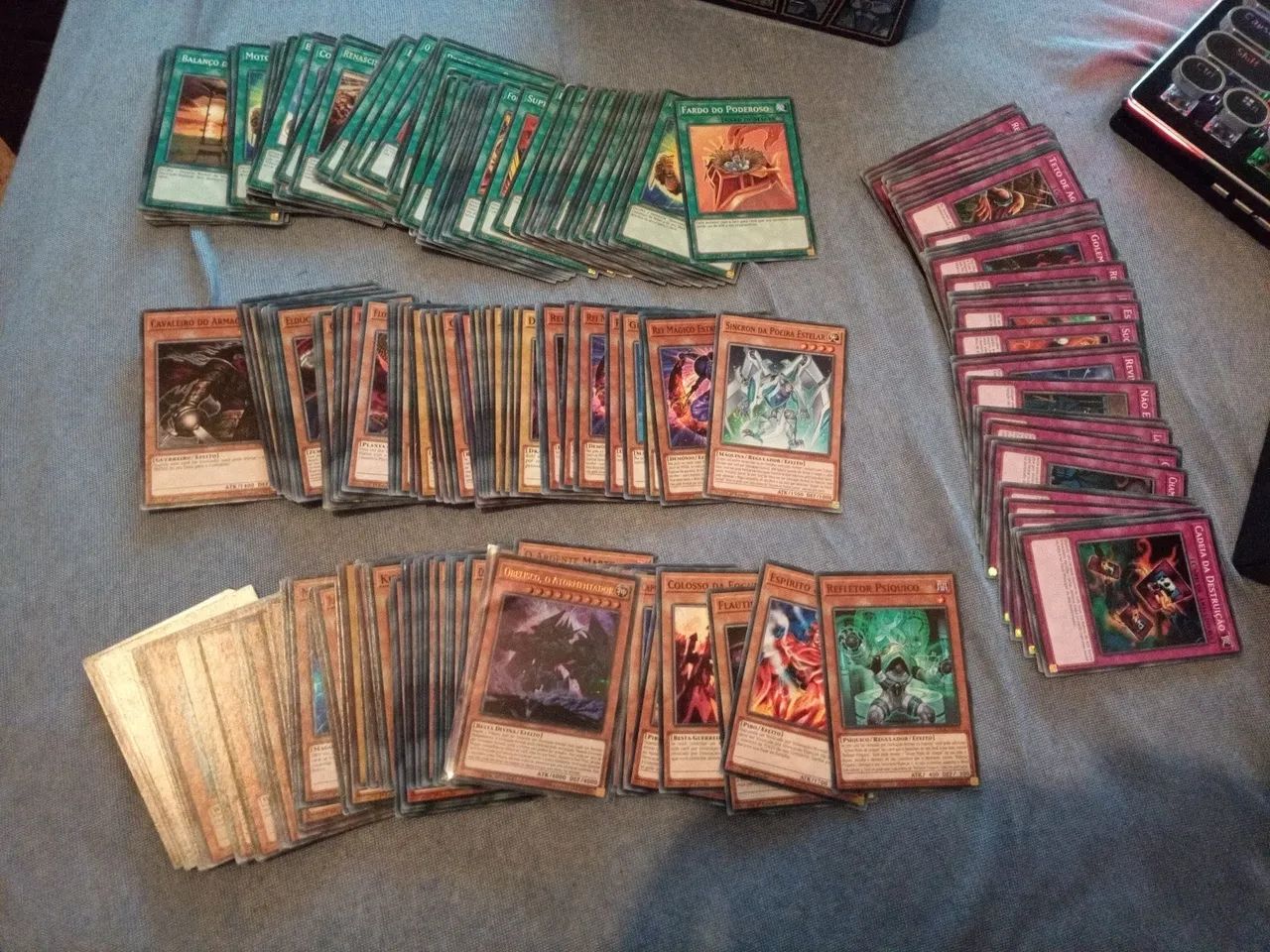Lata Yu-Gi-Oh com mais de 300 cards - Foto 4