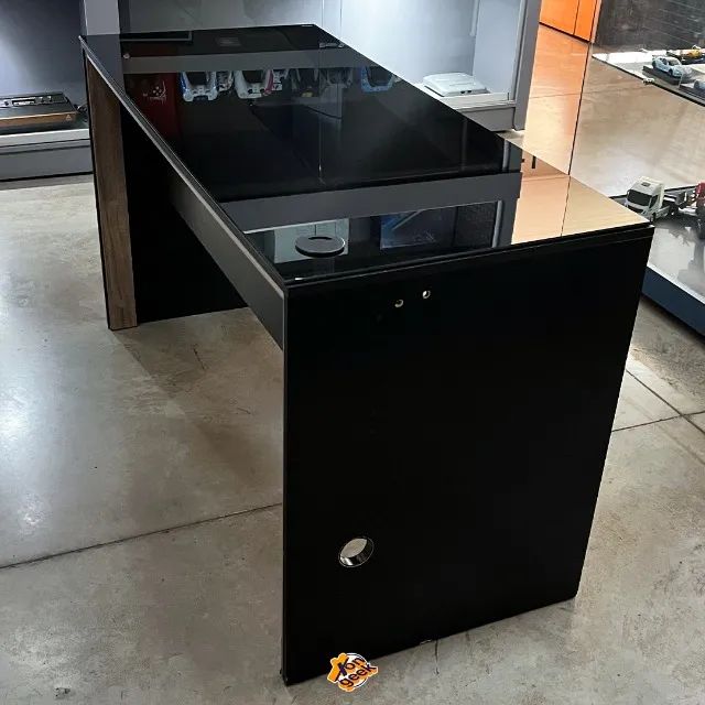 Mesas MDF com VIDRO PRETO | Ótimas para Escritório - Discretas | Compactas e Resistentes - Foto 3