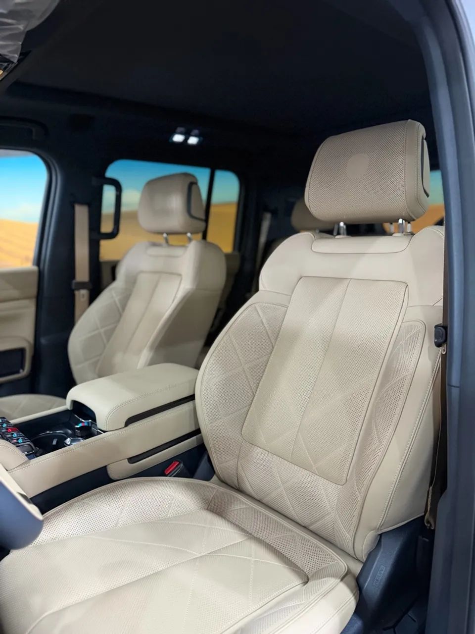 Denza B5 4WD, foto 16 de 20