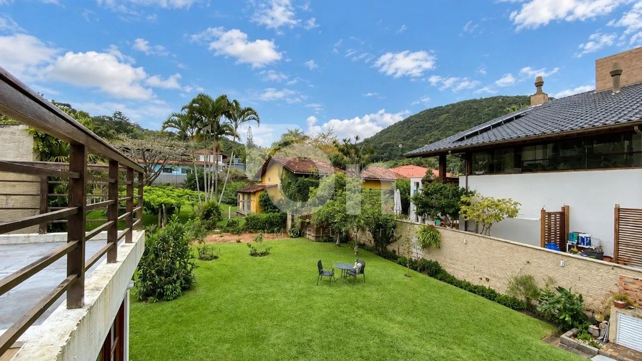 Casa de 4 dormitórios no Sambaqui - Foto 2