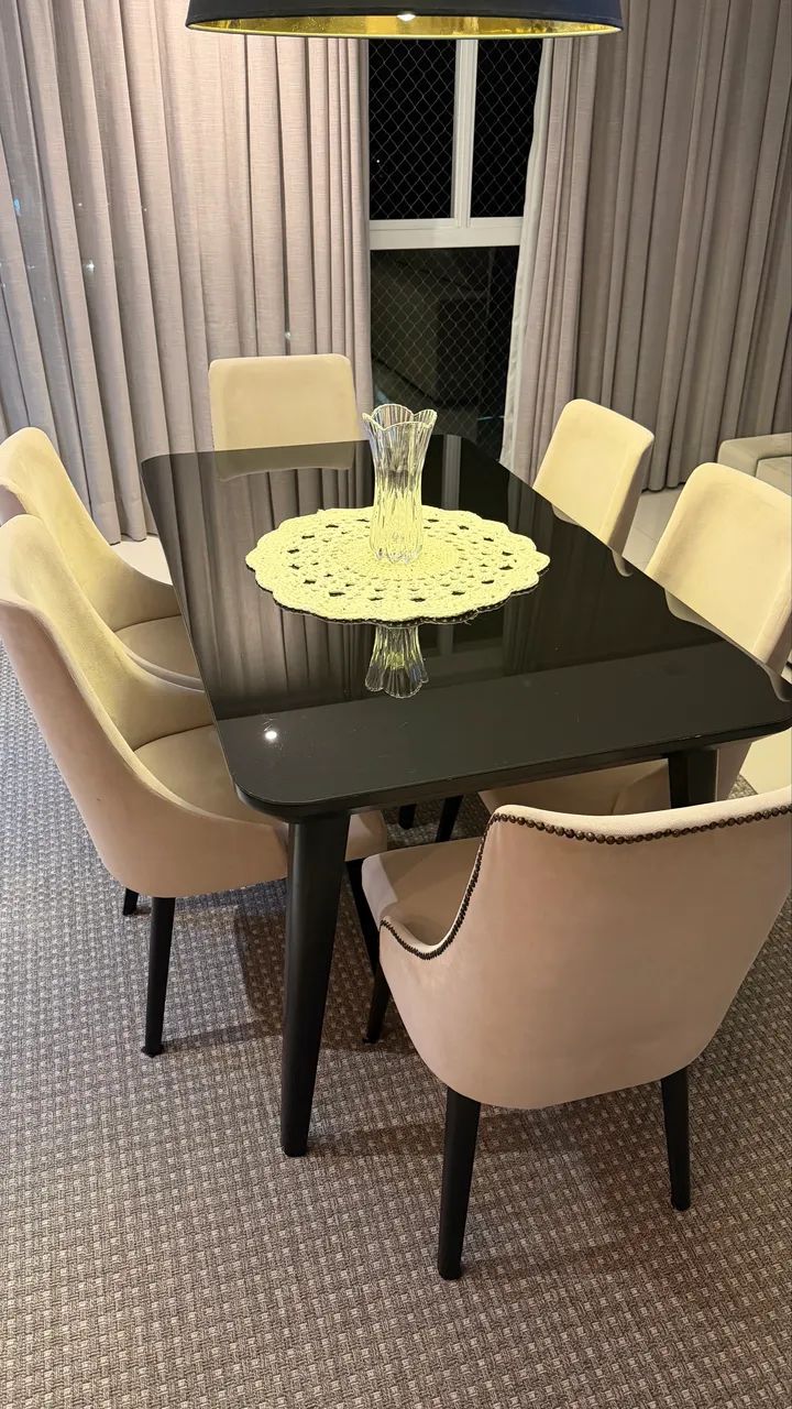Mesa madeira maciça com 6 cadeiras  - Foto 2