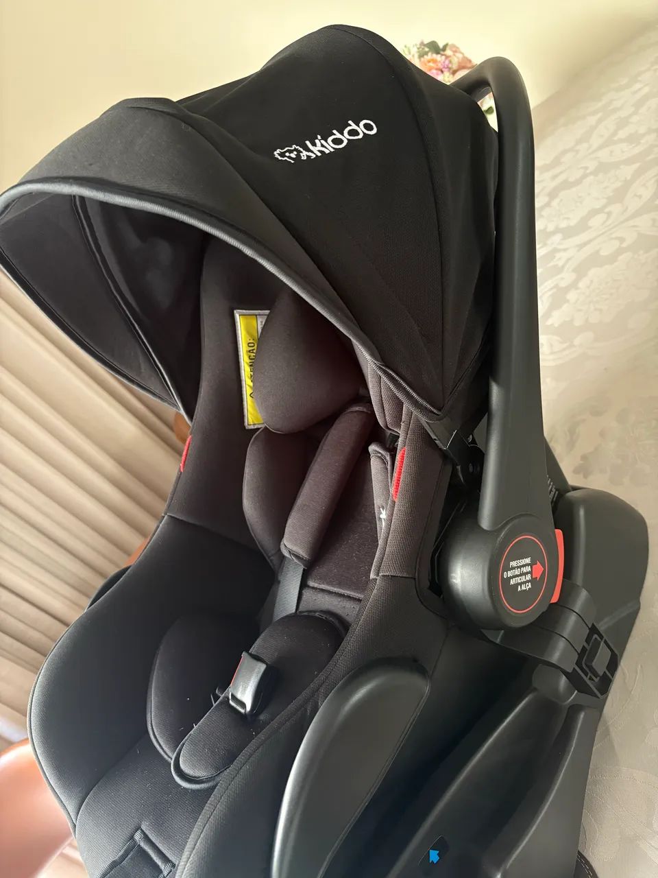 Carrinho Kiddo Nomad + Bebê Conforto + base (carro) - Foto 4