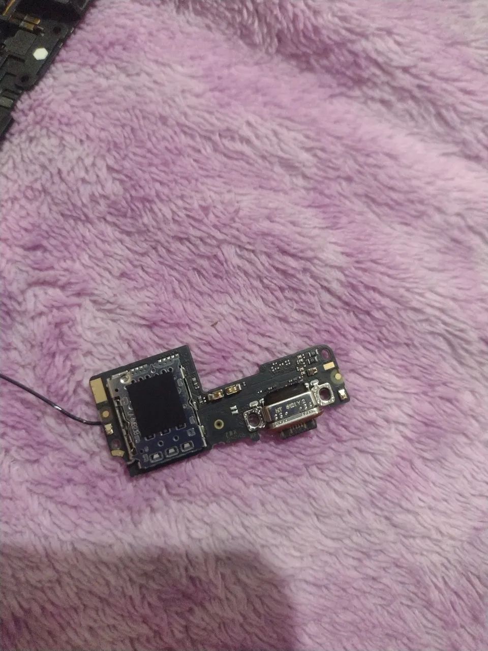 Peça de entrada USB do redmi note 14 pro em perfeito estado  - Foto 2