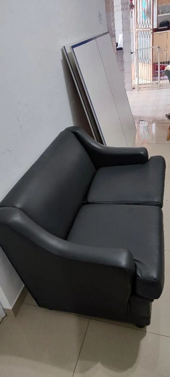 Sofá em couro lindo  - Foto 3