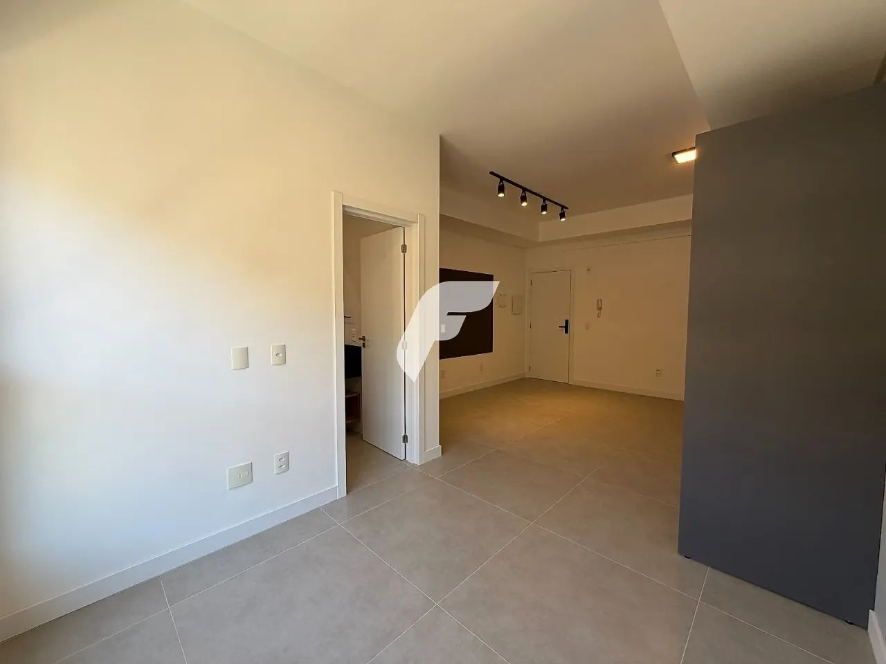 Studio Sem Mobiliado - 30m², Centro - Foto 2