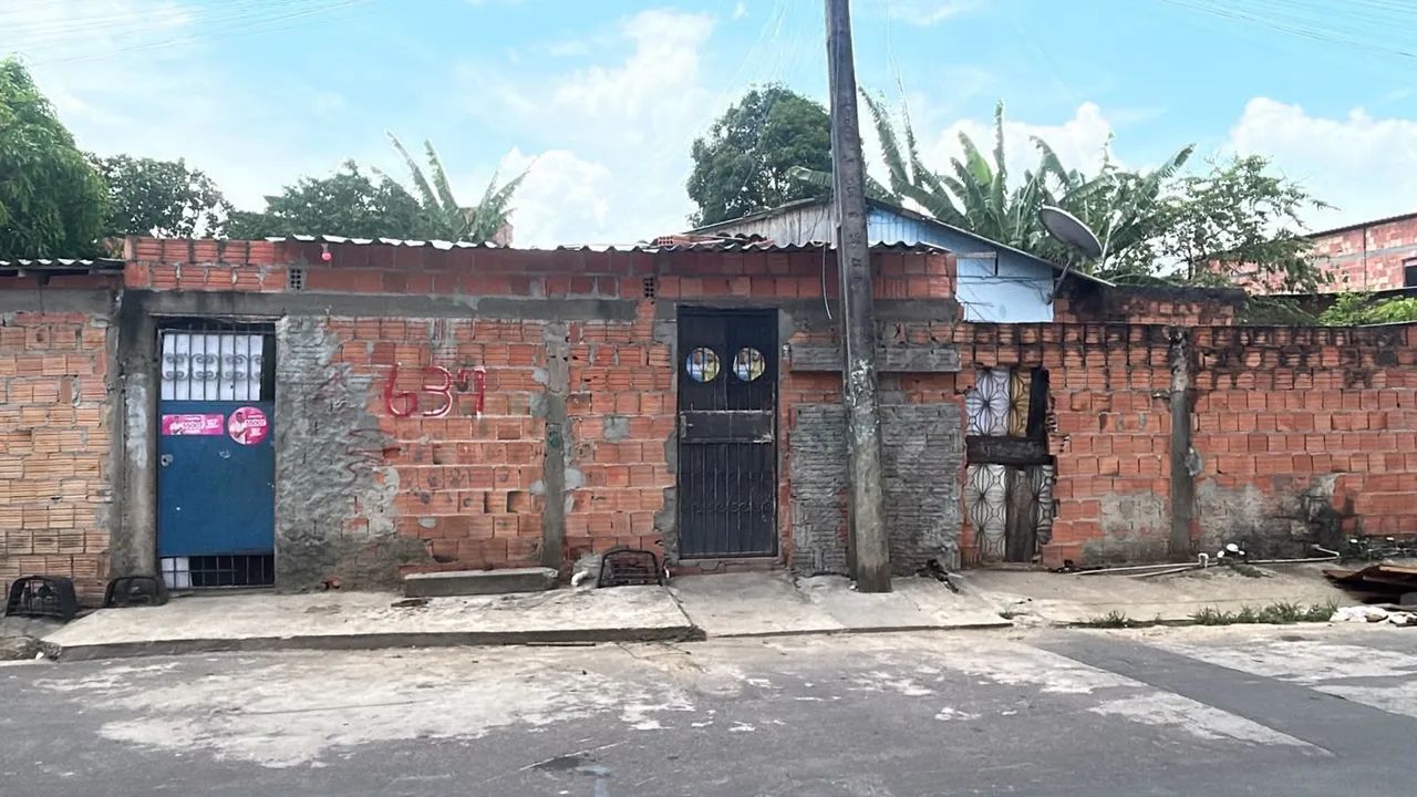 4 casas e 3 quartos 