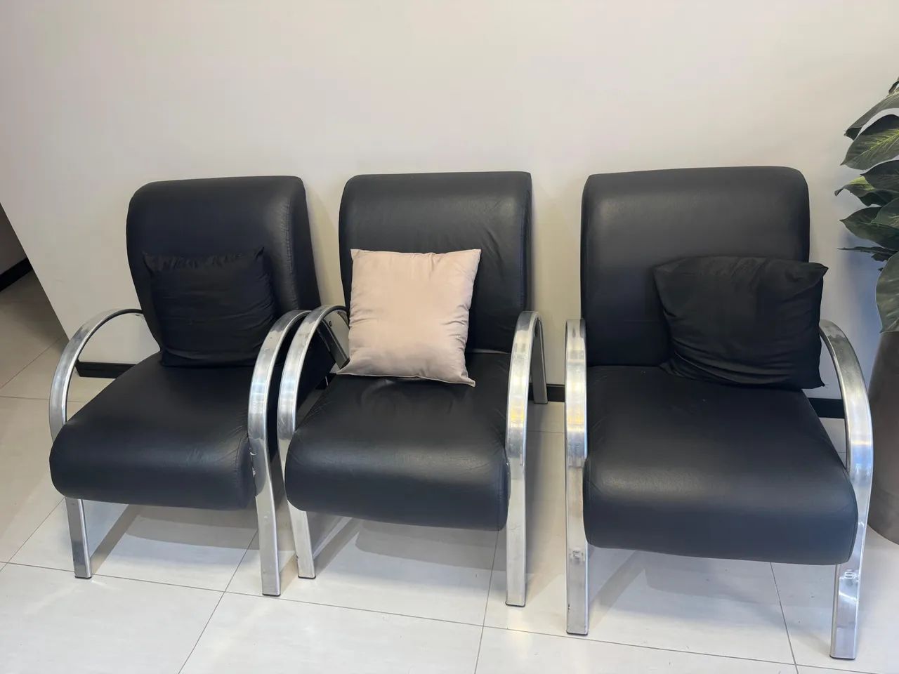 Poltronas pretas inox 65569169102339120