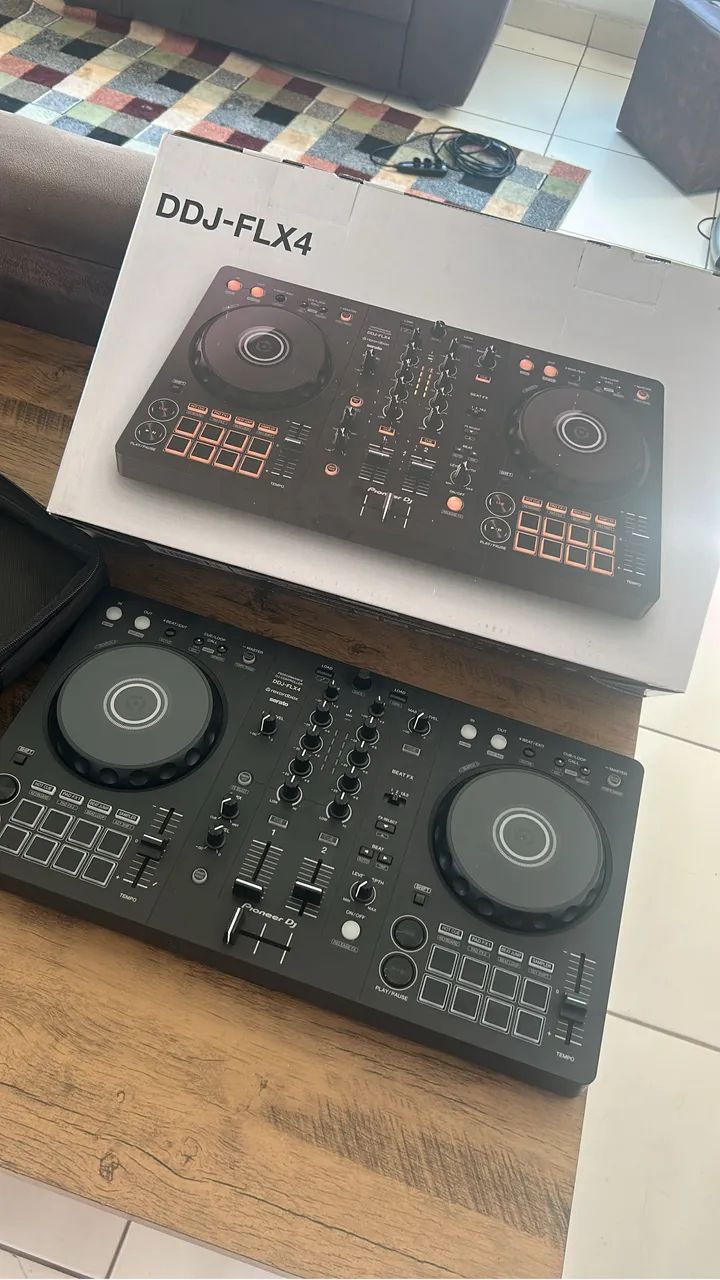 Controladora DJ FLX4  - Foto 2