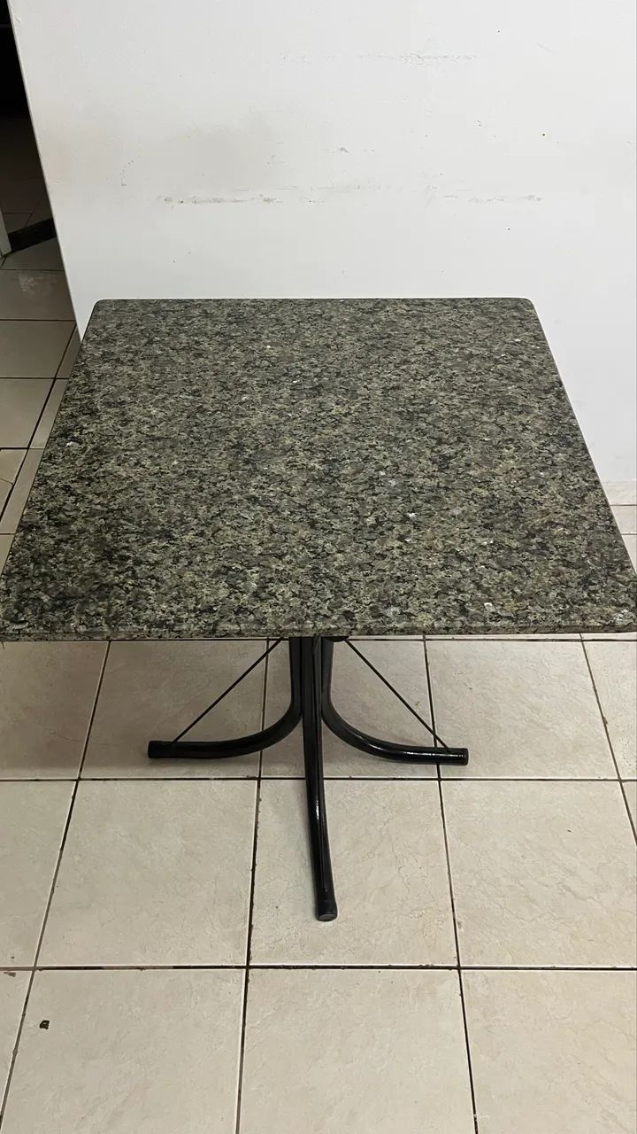 Mesa de 3 cadeiras