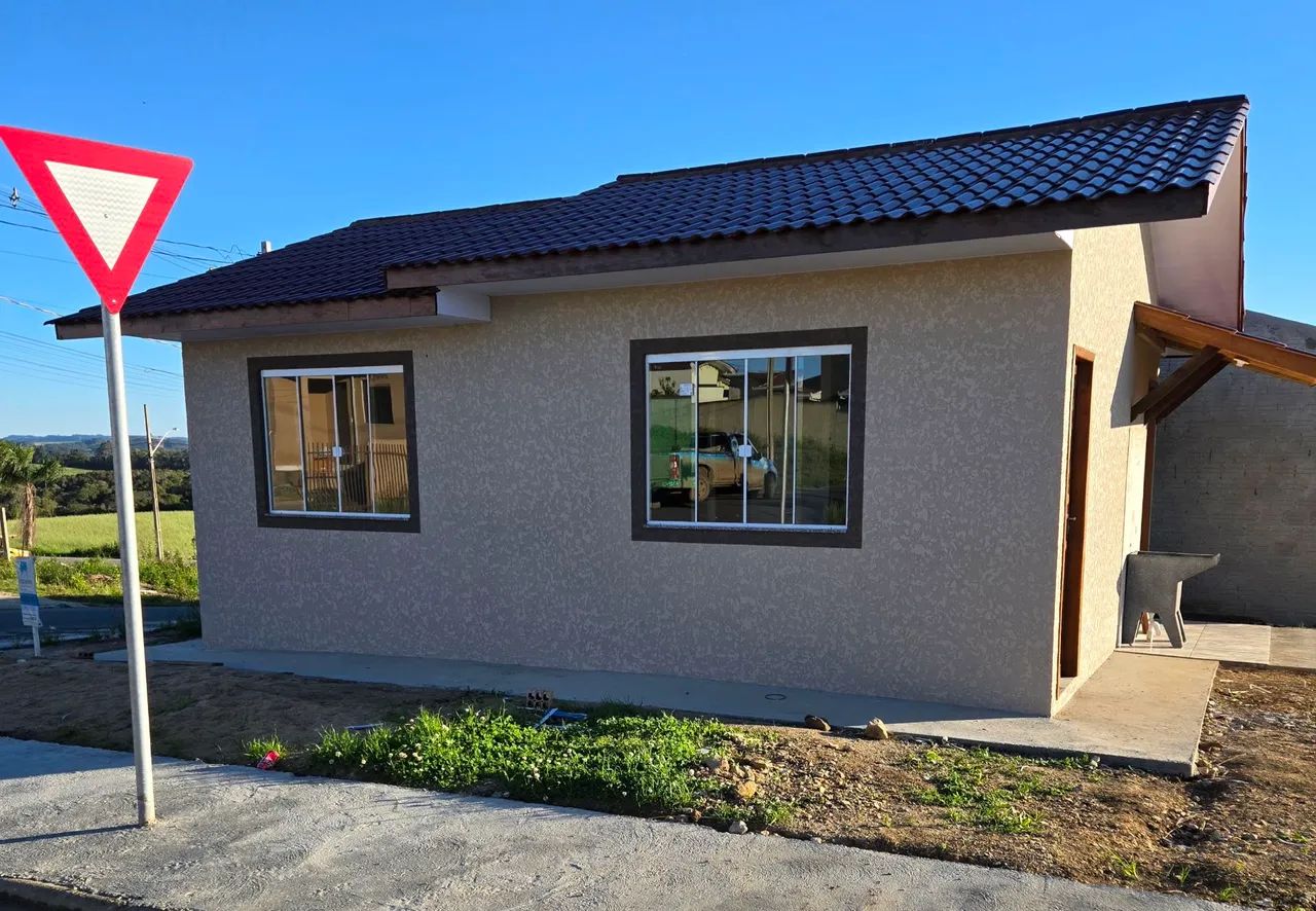 VENDO CASA NOVA 48M2 LOTE DE.ESQUINA