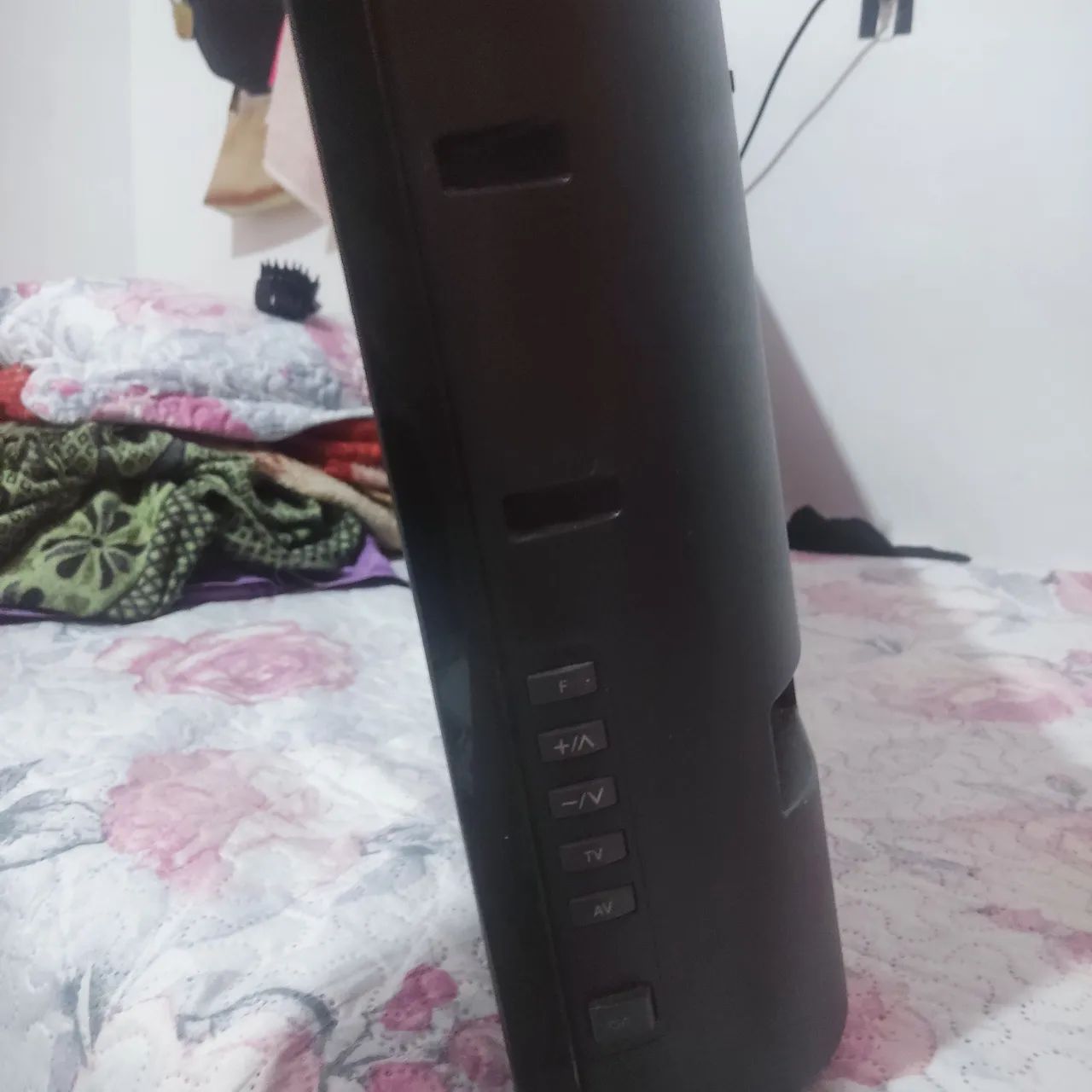Vendo tv Panasonic 42 polegadas muito boa ideal pra colocar só seu quarto não é smart  - Foto 2