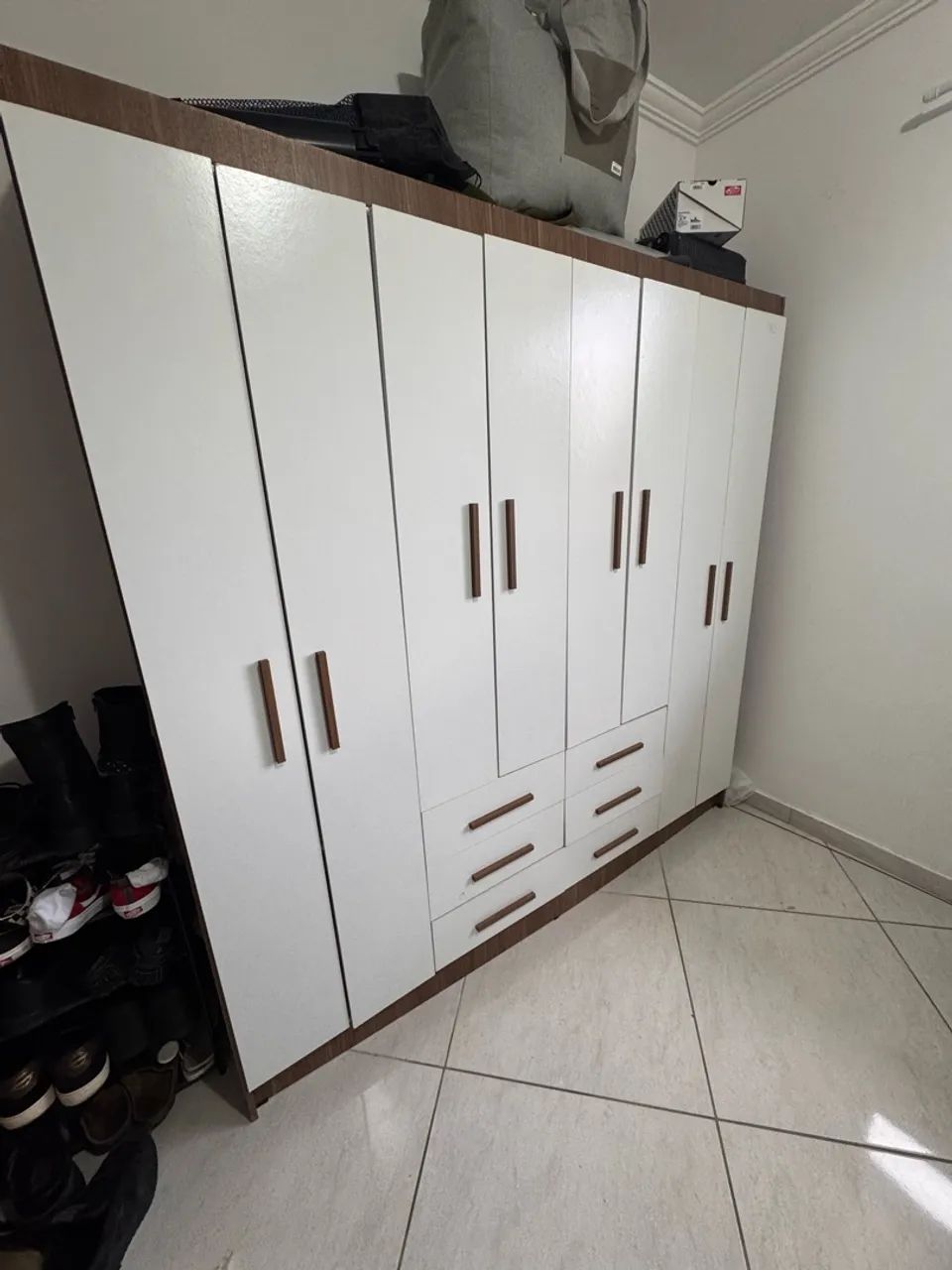 Guarda roupas 8 portas Compacto