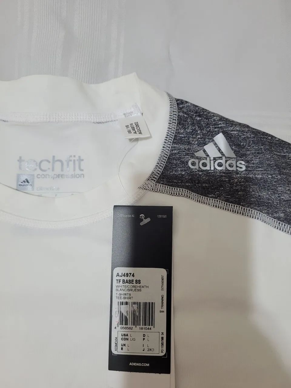 Camisa de Compressão Adidas Base Techfit Branca - Foto 5