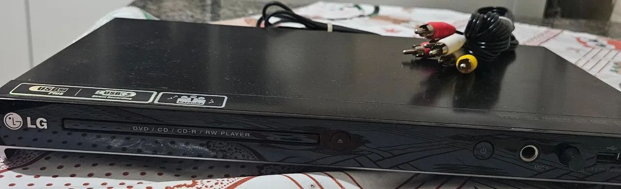 Vendo um  LG DVD PLAYER modelo DV 556 110/220 - Foto 5