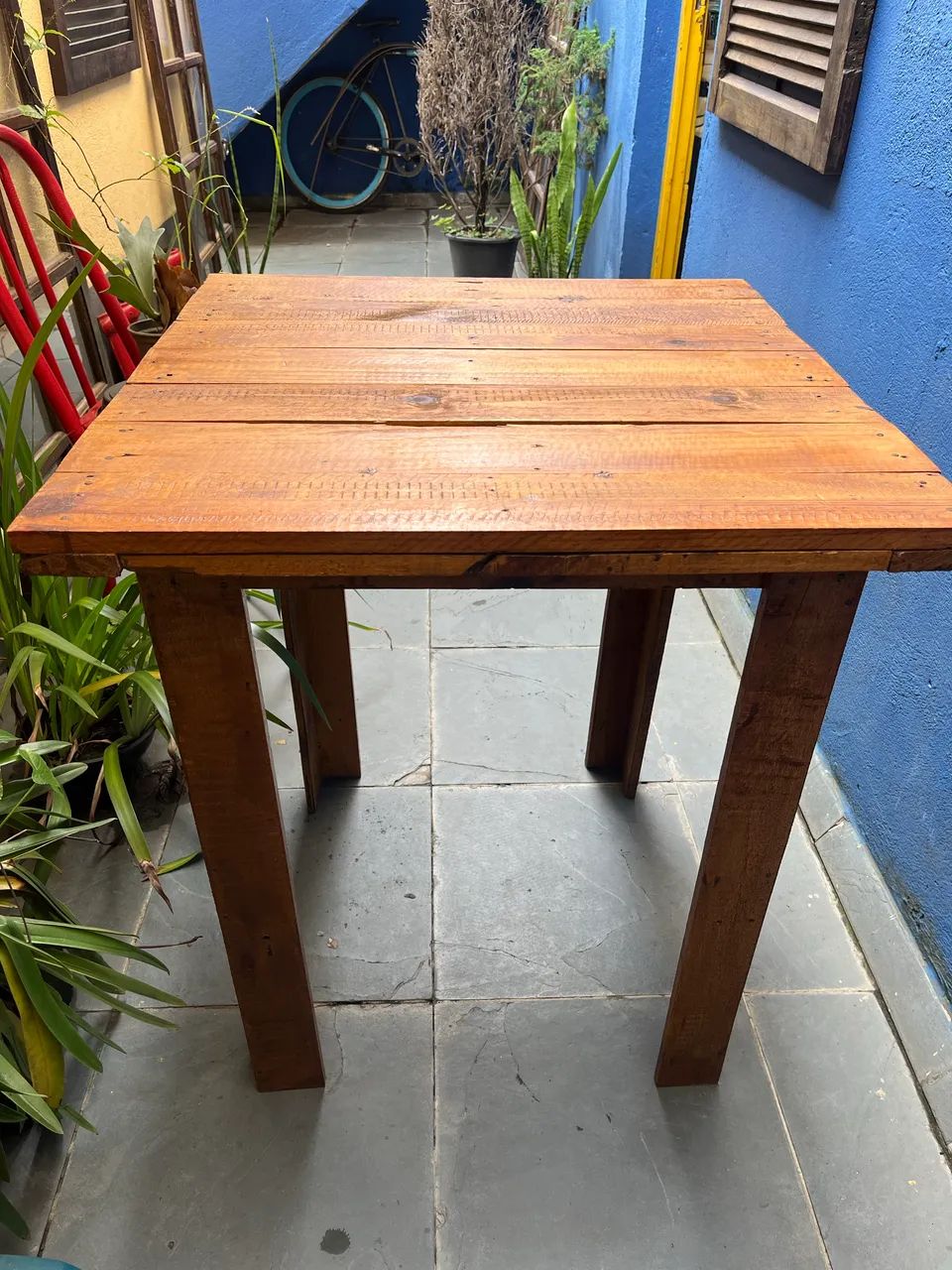 Mesa rústica de madeira de pallet vernizada  - Foto 3