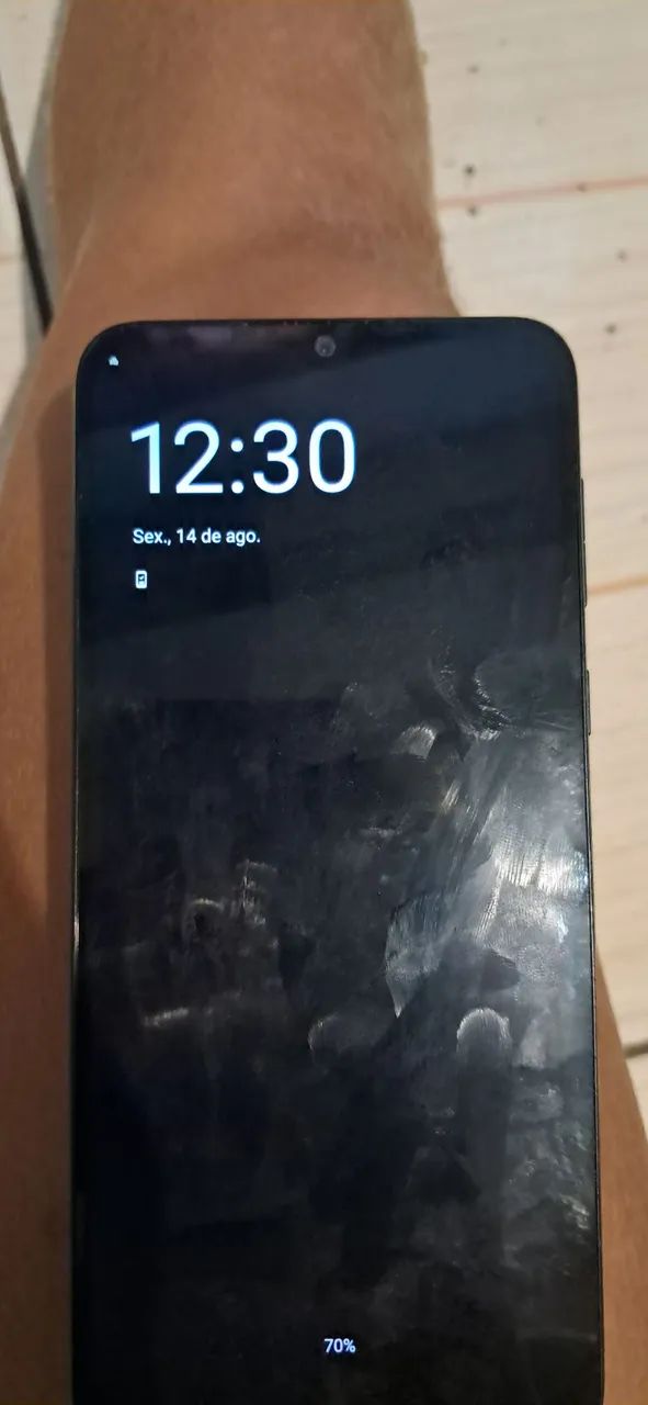 vendo celular moto e13