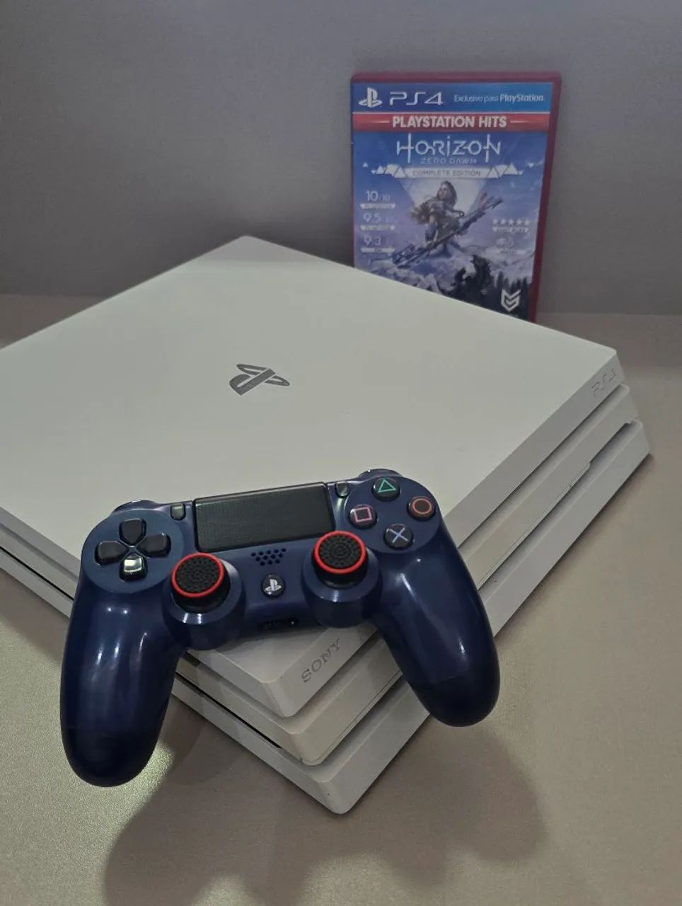 Vendo ps4 pro versão limitada 