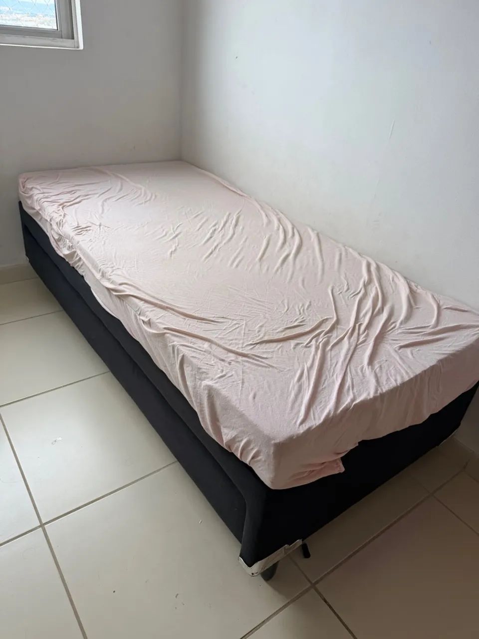 Bi-cama solteiro com dois colchões 