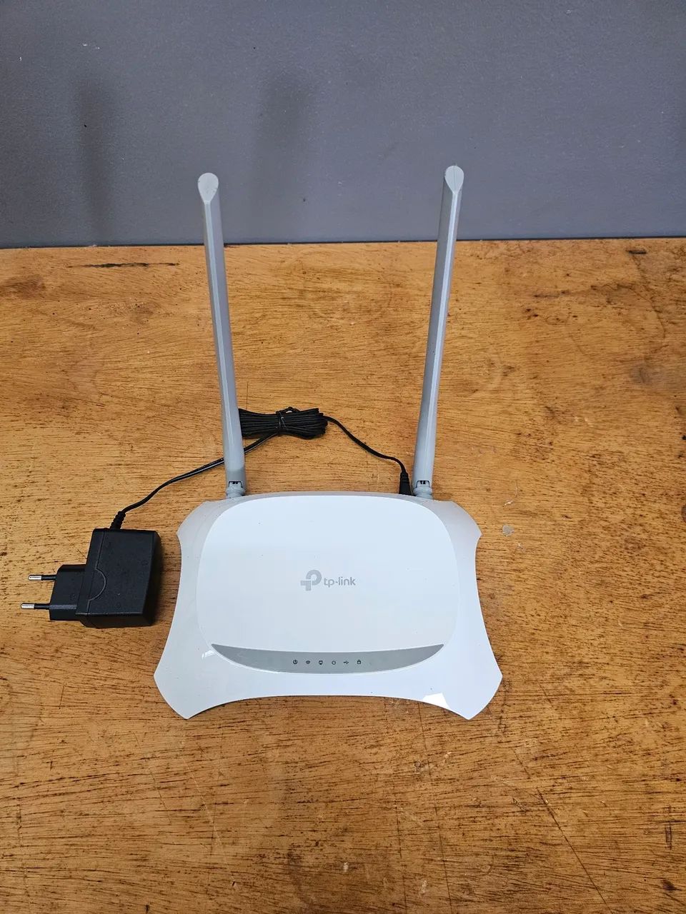 ROTEADOR WI-FI TP-LINK - 2 ANTENAS | USADO EM ÓTIMO ESTADO