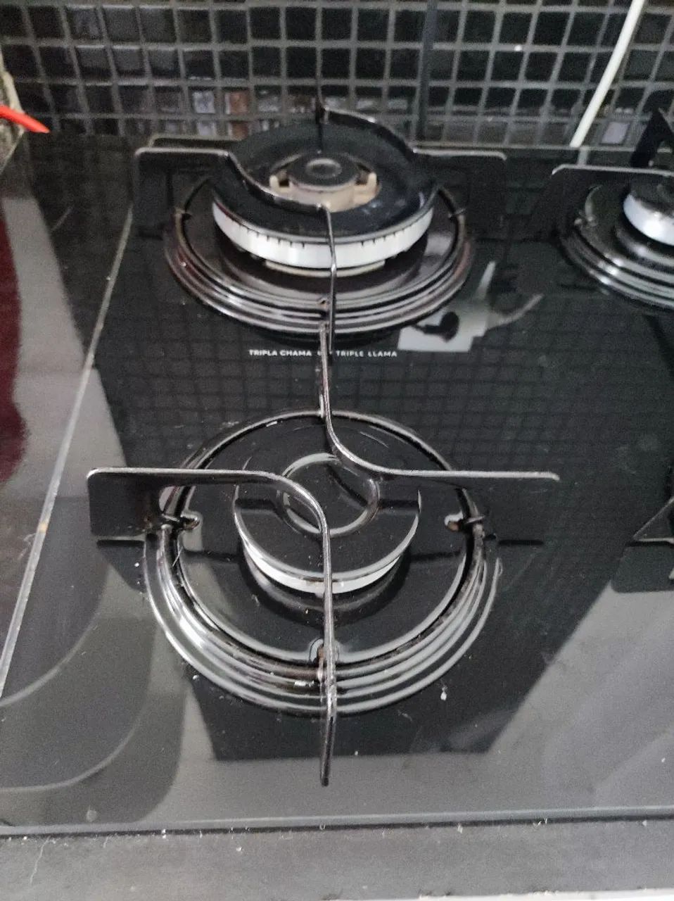 Cooktop 4 bocas, sendo uma grande com tripla chama. Marca Eletrolux  220v  - Foto 3