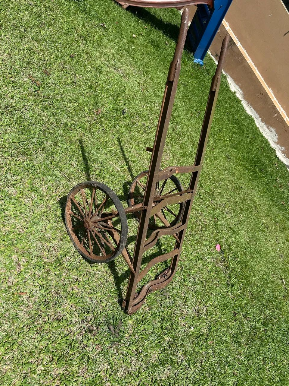 Carinho de mão antigo  - Foto 2