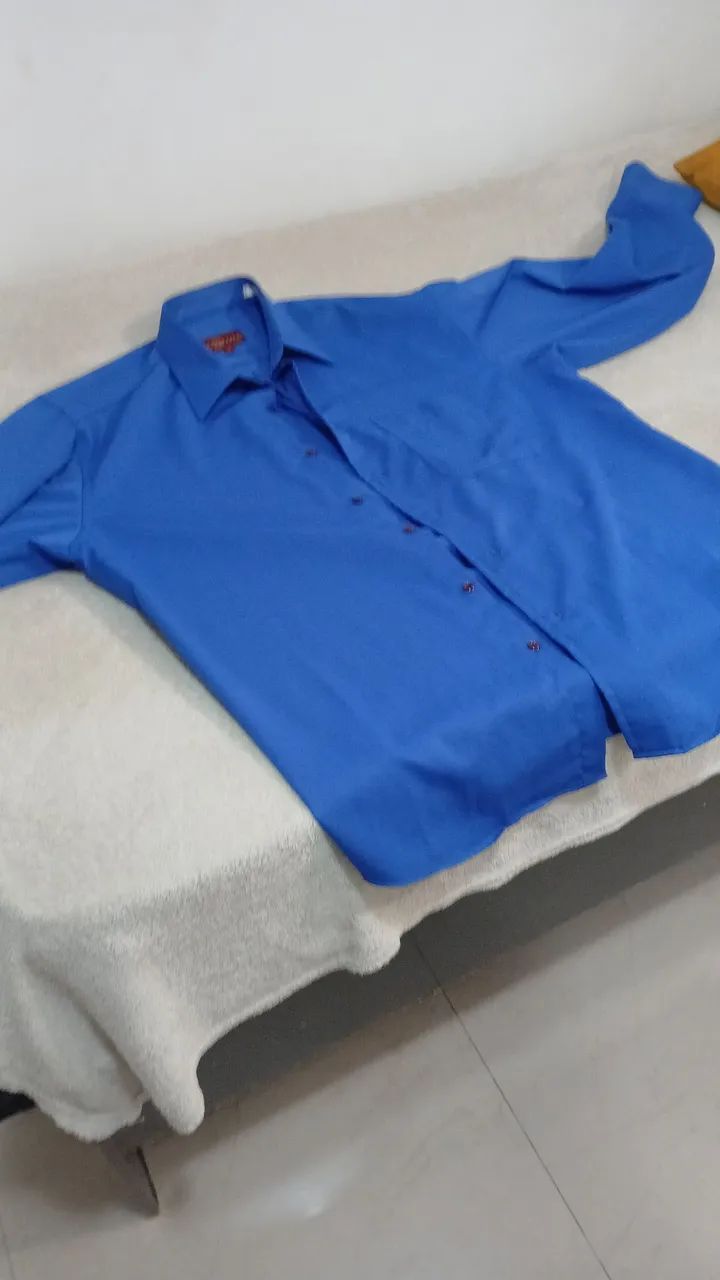Lindissima camisa cor azul royal - Foto 4