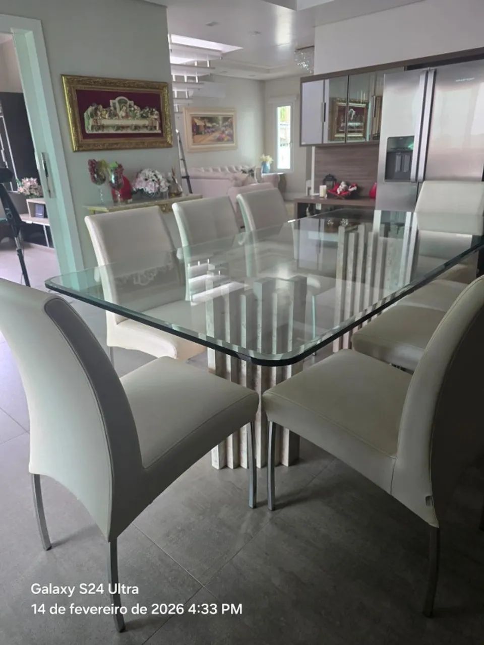 Mesa de Jantar 2,20 m com Vidro Bisotê e Bases em Travertino