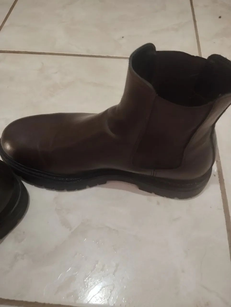 Bota masculina semi nova marca Zara  - Foto 3