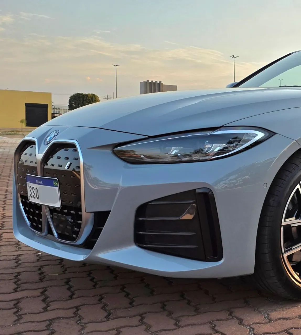 BMW i4 E-drive 35 M Sport (elétrico) 2024