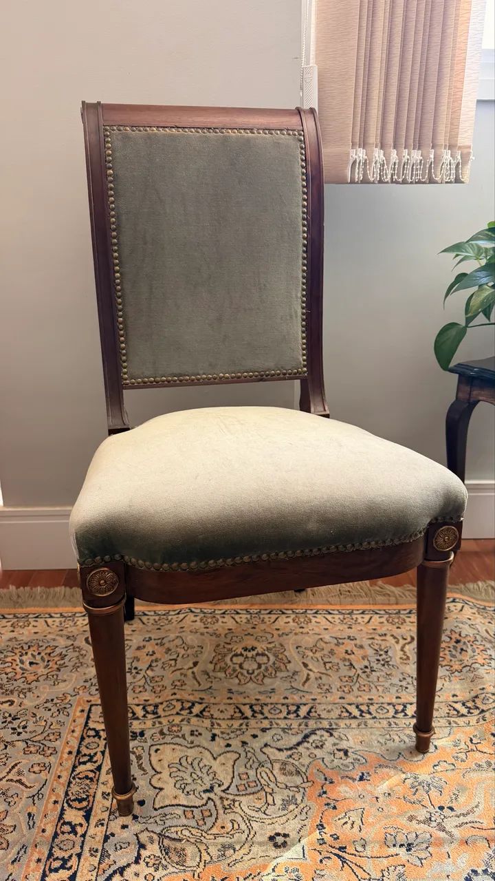 Cadeira antiga em madeira maciça  - Foto 3