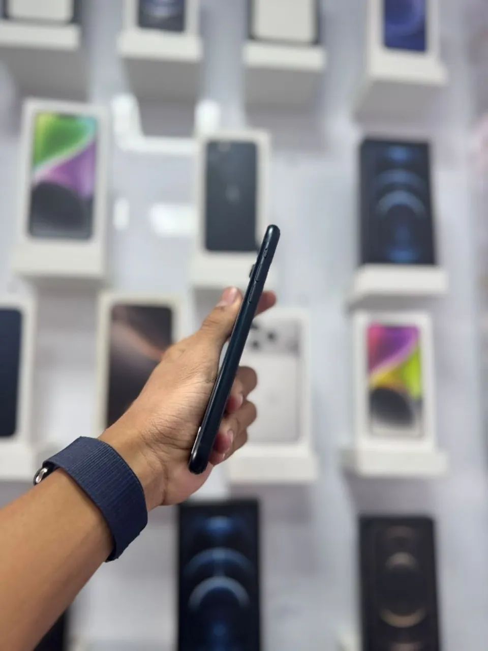 IPHONE XR 64GB <br>R$ 699,00 PRETO - Foto 2