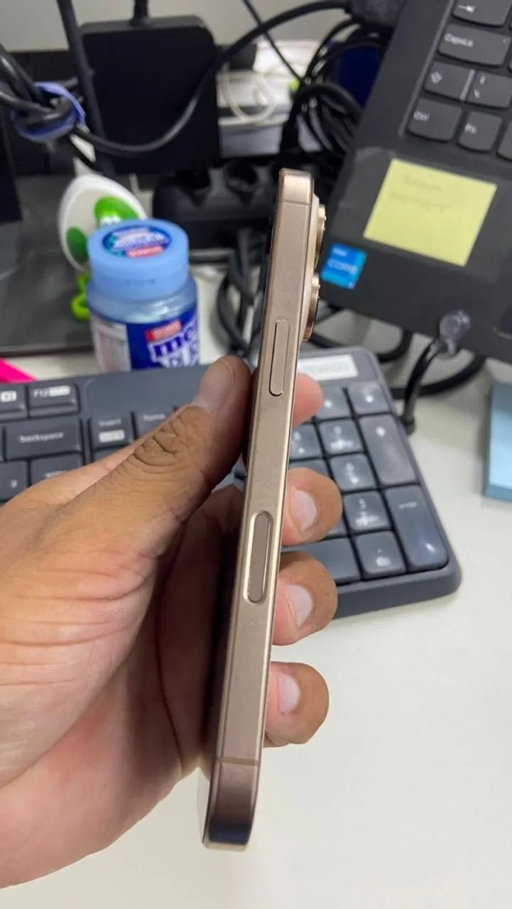 iPhone 16 pro Desert 128 gb  - Foto 3