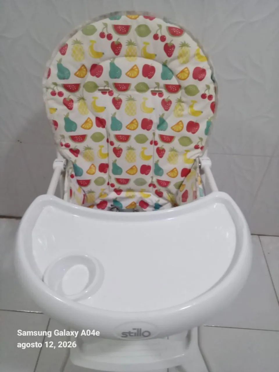 Cadeira de alimentação semi nova  - Foto 2