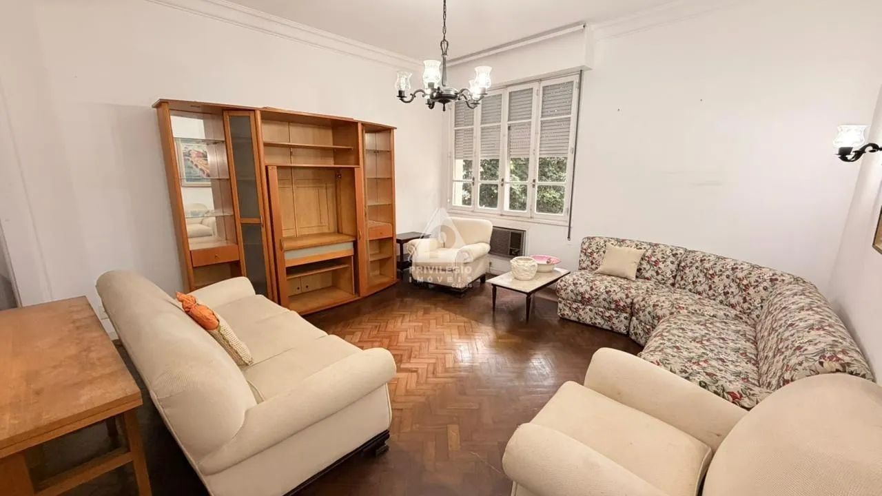 3 Quartos com vaga em rua nobre do Flamengo.