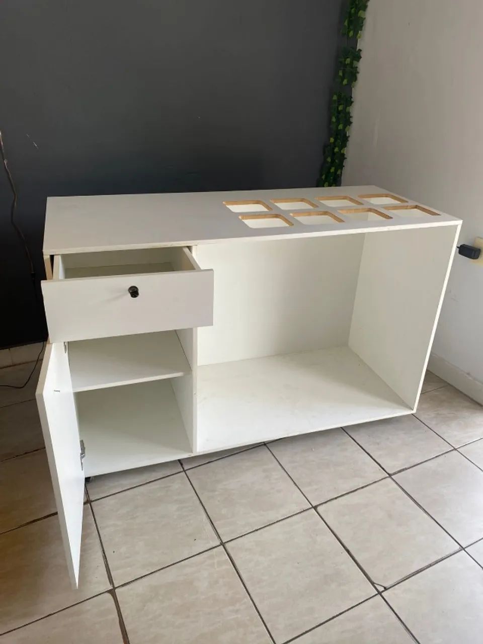 Balcão com espaço para 8 vasilhas em MDF - Foto 4