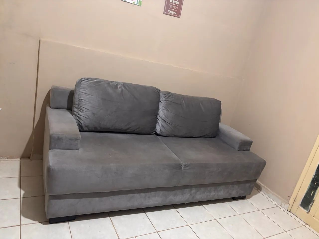sofá 3 lugares - Foto 2
