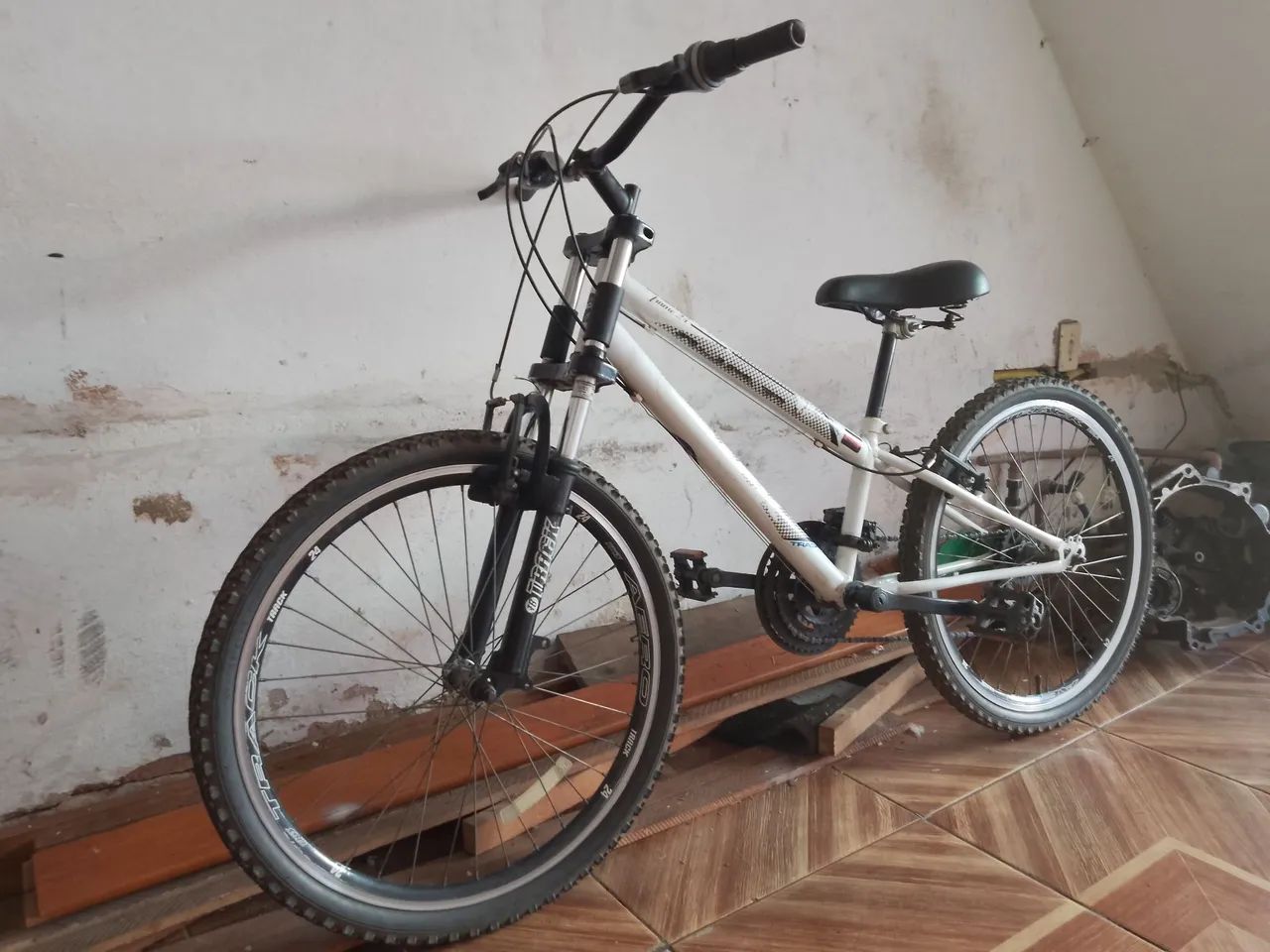  Bicicleta aro 20 e 24 vendo 2 bicicletas 